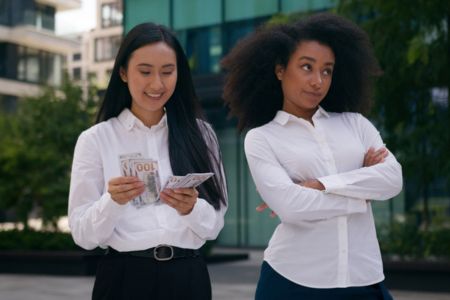 workplace wage difference between female employees