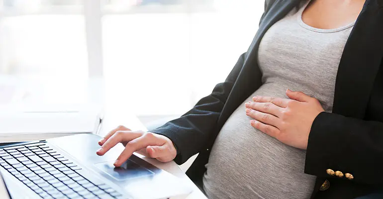 The Best Time to Tell Your Employer You’re Pregnant