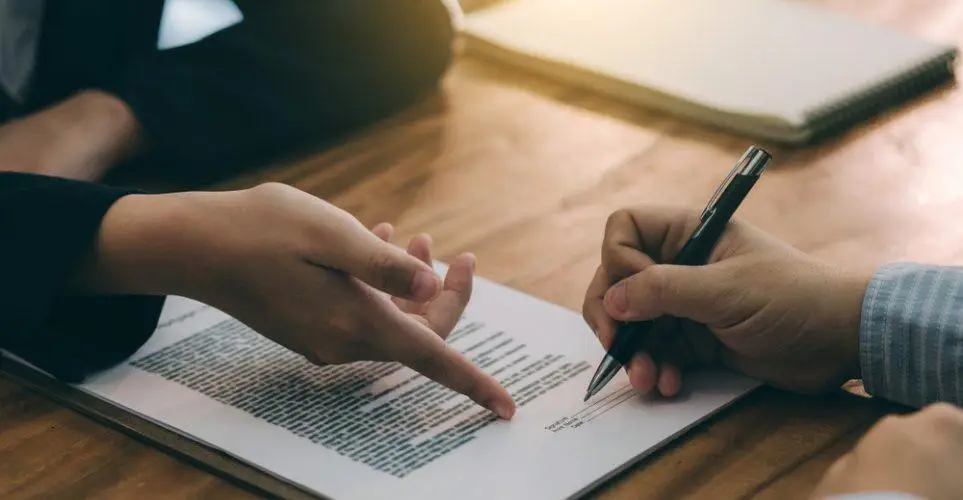 What to Expect When You Sue Your Employer (+ Pros and Cons)
